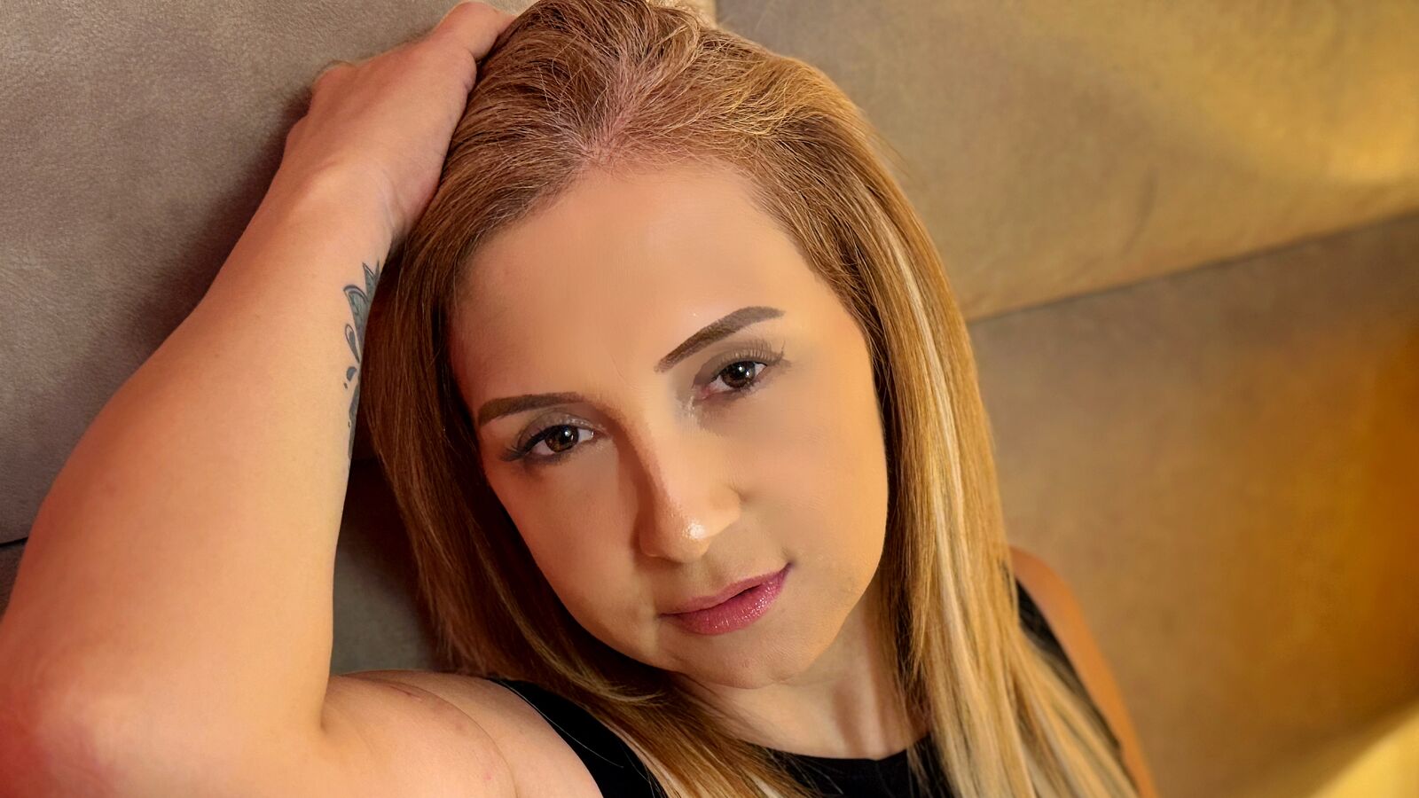 LuzVegga erotic portrait