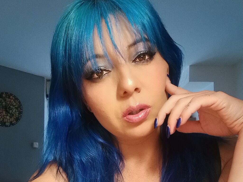 NatashaCam mature one on one cam profile
