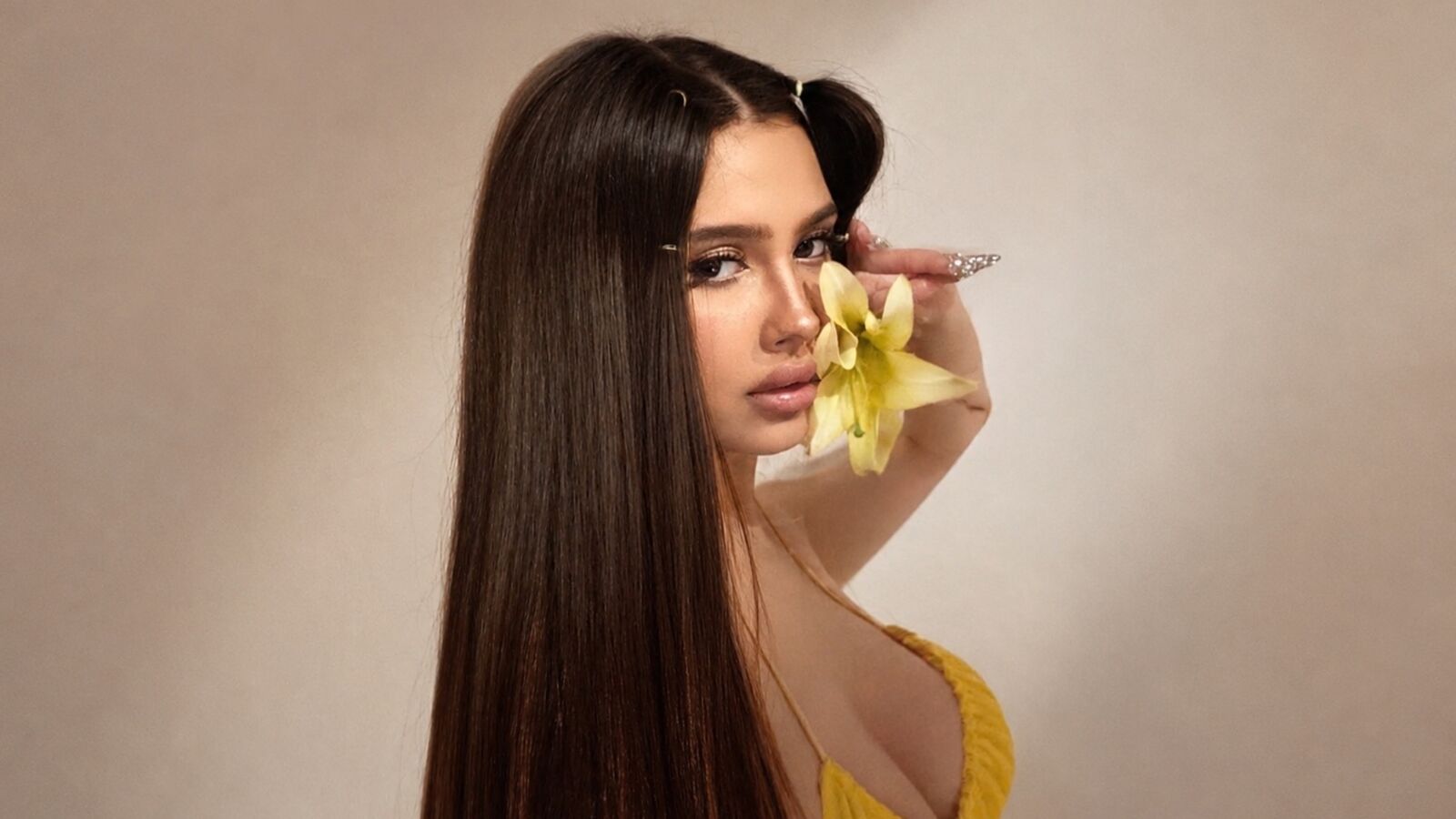 MaddyStolein glamour portrait