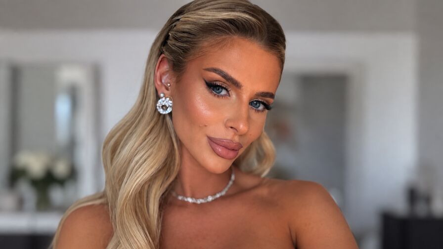 Watch Josephine live on Widestreams