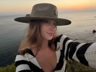free chat cam ElaraRay