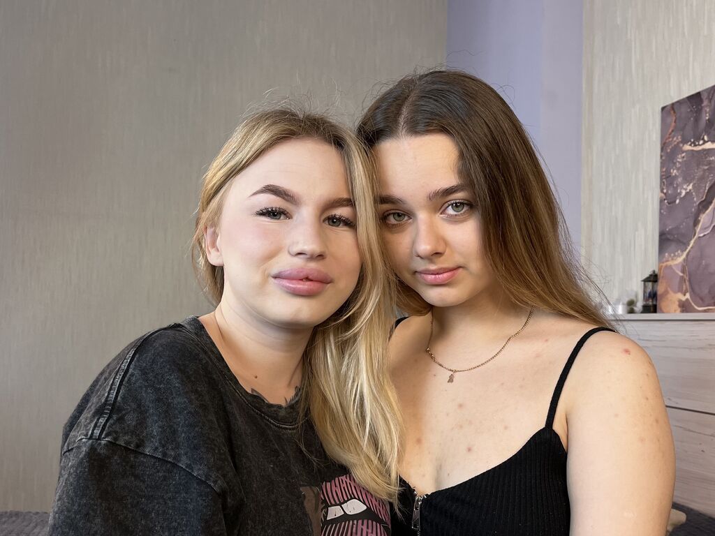 LoraAndJuliana Nude