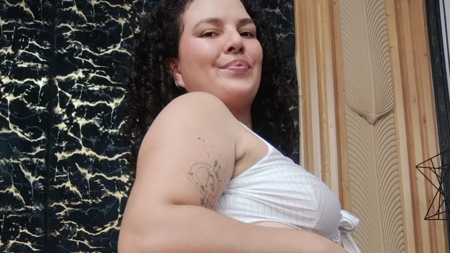 Live Sex Chat with WildaCherry