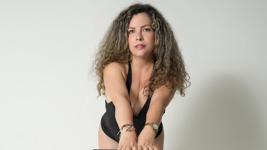 Watch DominikaFrost live on Widestreams
