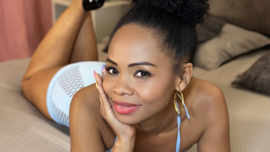 Watch ChantalGarner live on Sex Girls Blend
