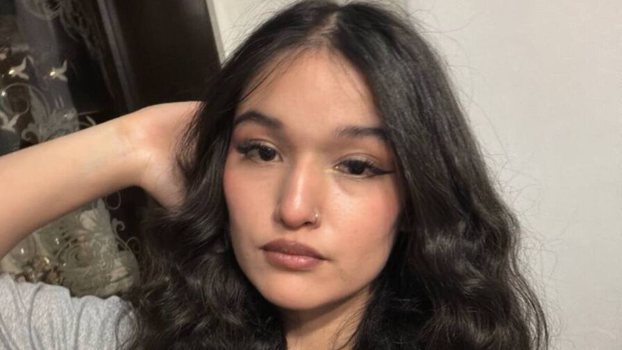Watch SorayaBenezra live on Sex Zoom