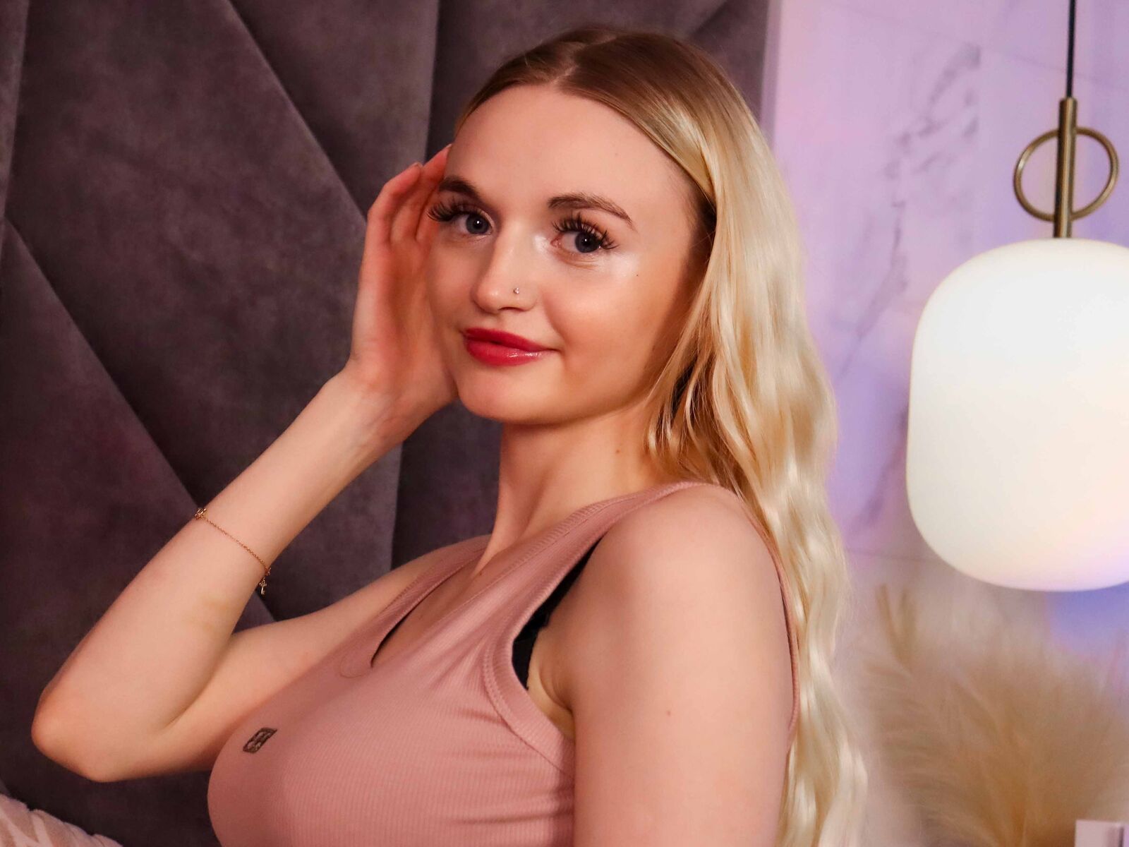 Live cam for MilaLuxia