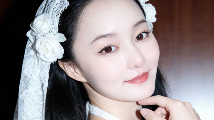 Watch JiangHuihui on CoolMagazineOnline.com