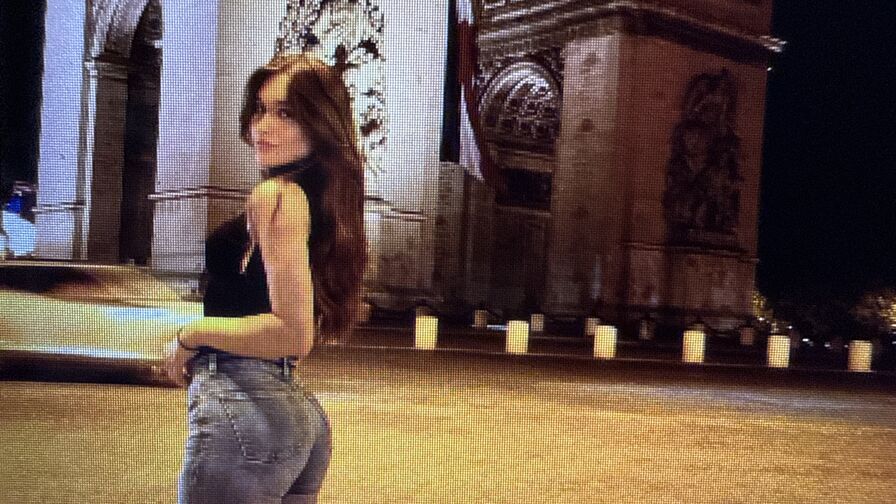 Watch Pauletteg live on Fleur Mature