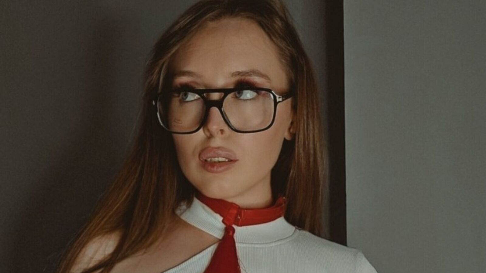 FeliciaMiler glamour portrait