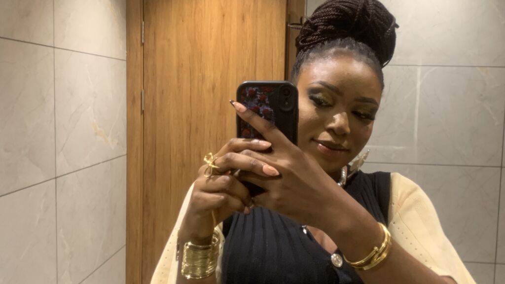 Sex chat gratuit in direct cu RubyJavis pe LiveJasmin