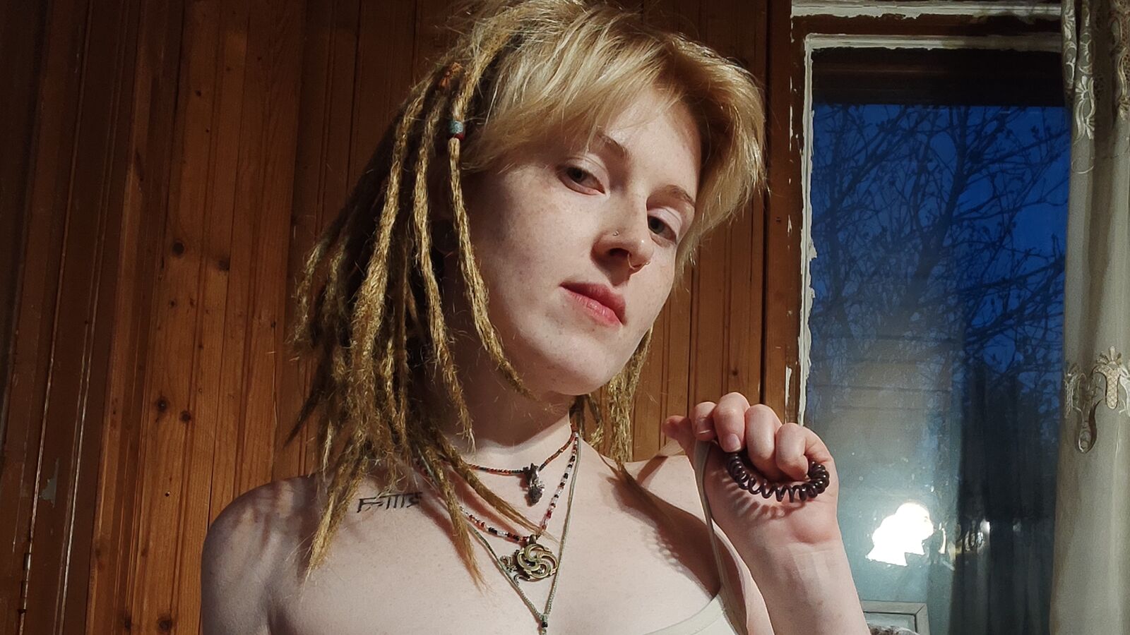 Qoshka erotic portrait