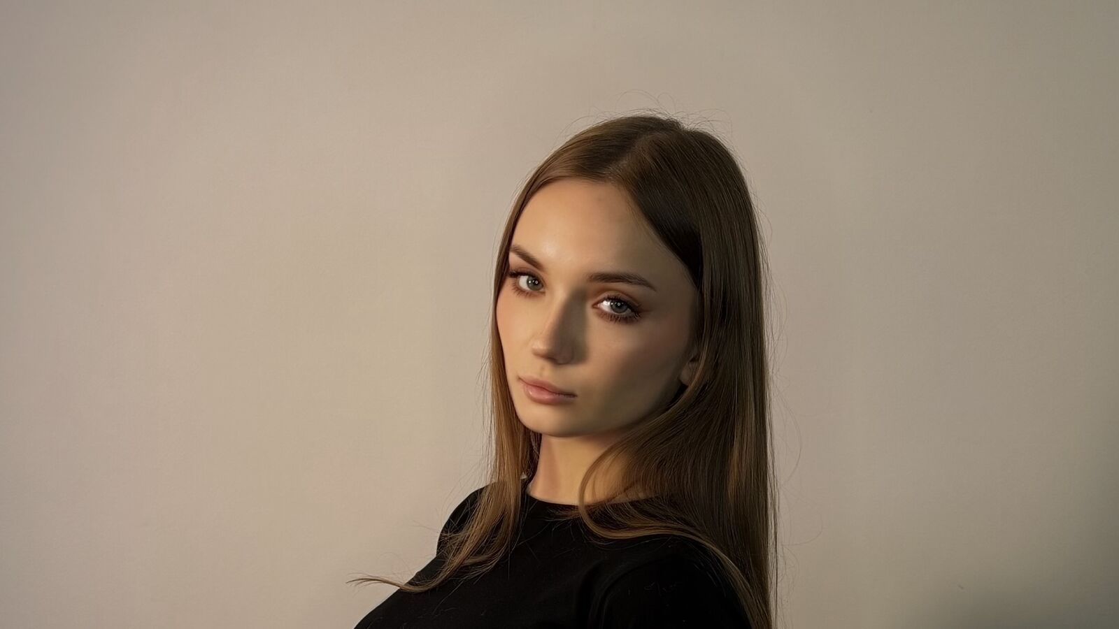 MariellaMinerich glamour portrait