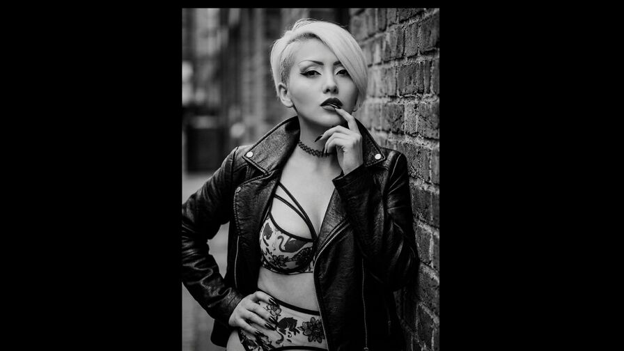 AshleyRhode – Female | Glam Magazine