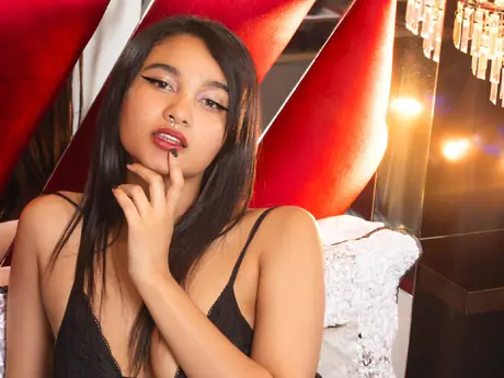 Chat with DakotaRoux