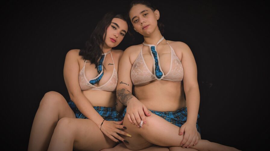 Free Naked MiaAndHiann