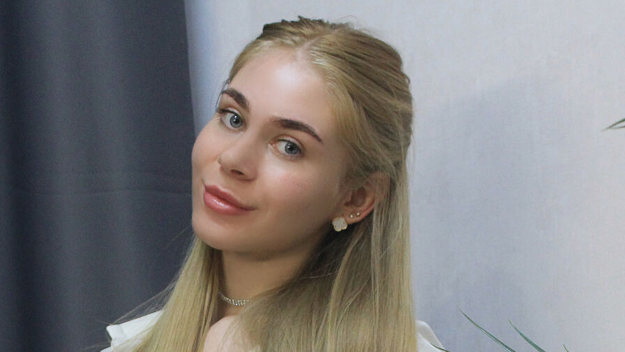 Watch BarbaraJeff live on Sex Girls Blend