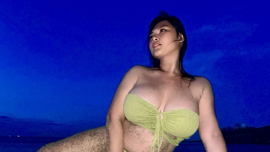 AngelSoiya live cam model