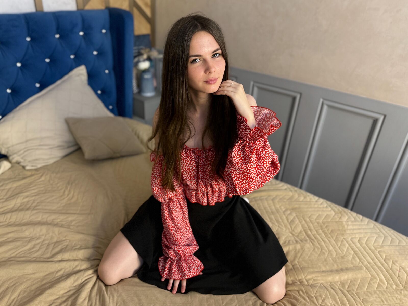 Live cam for ThaliaCroft