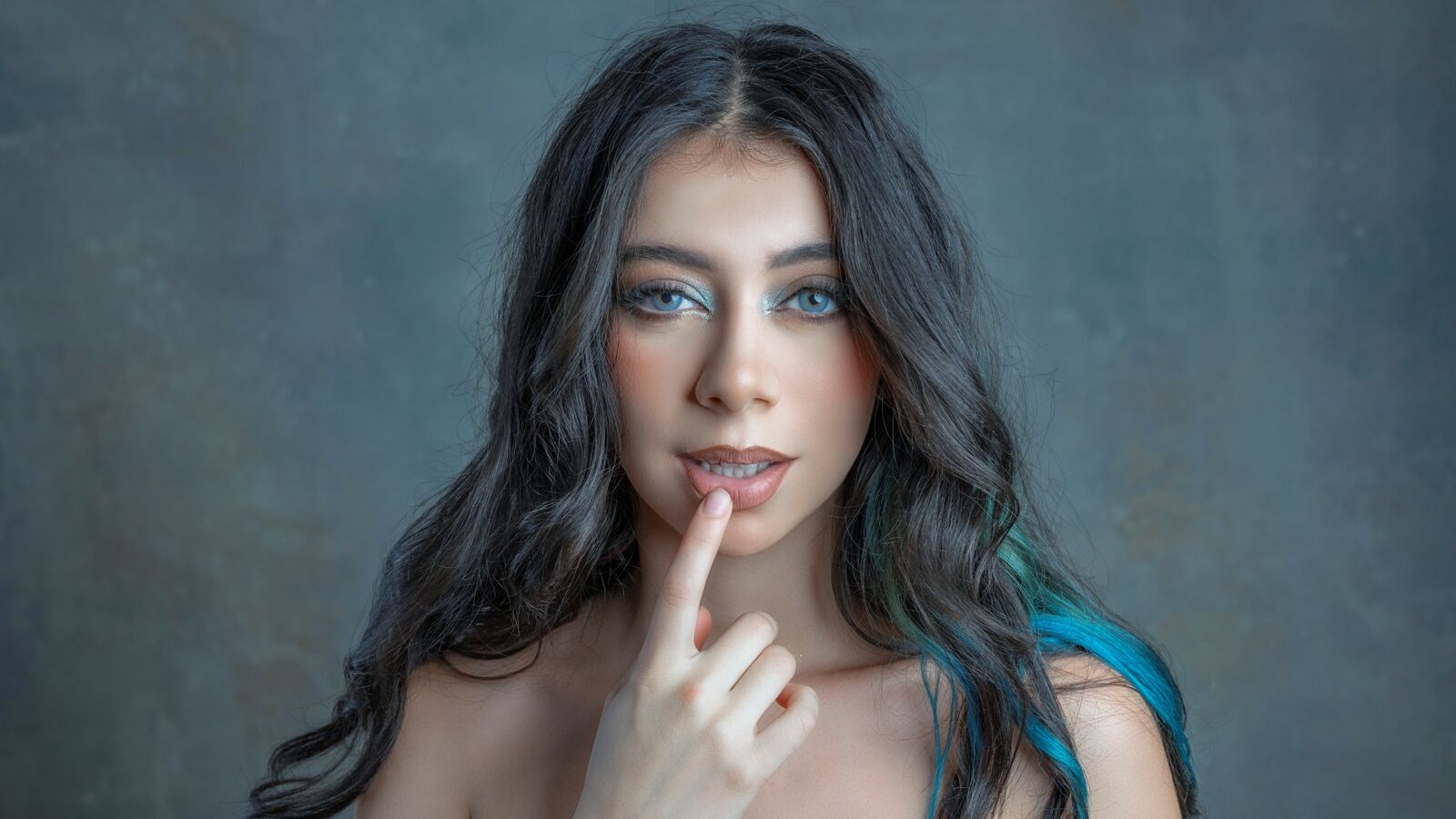 LaylaVelvet erotic portrait