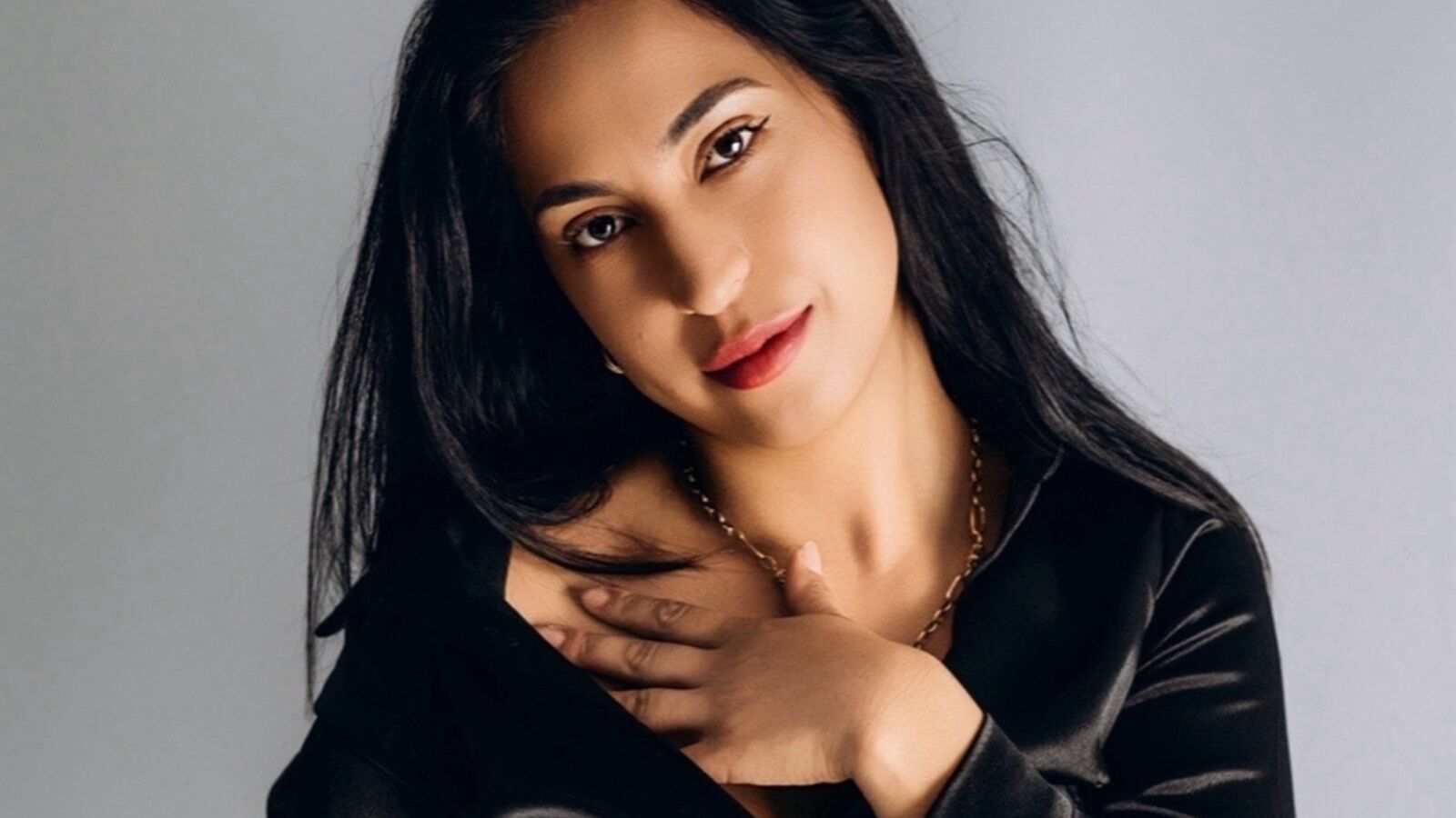 SanzianaBarbara erotic portrait