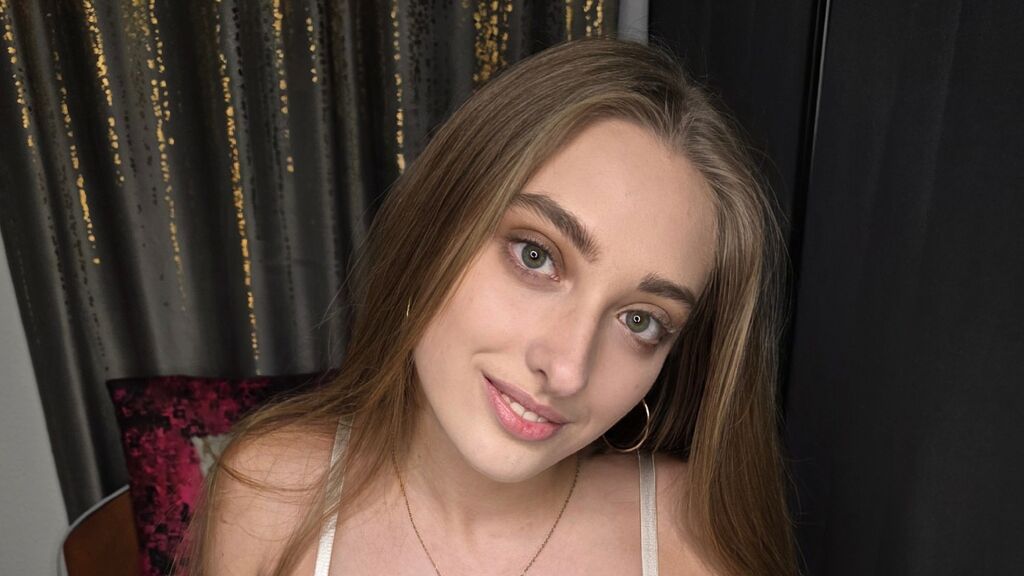 AliceCutes live cam model at LiveJasmin