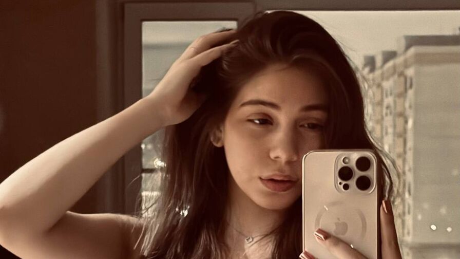 VIP Live Sex Chat with AlishiaCowlin