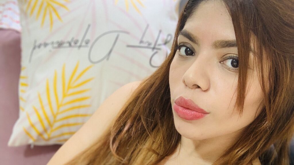 Watch TatianaFischer live on cam on LiveJasmin