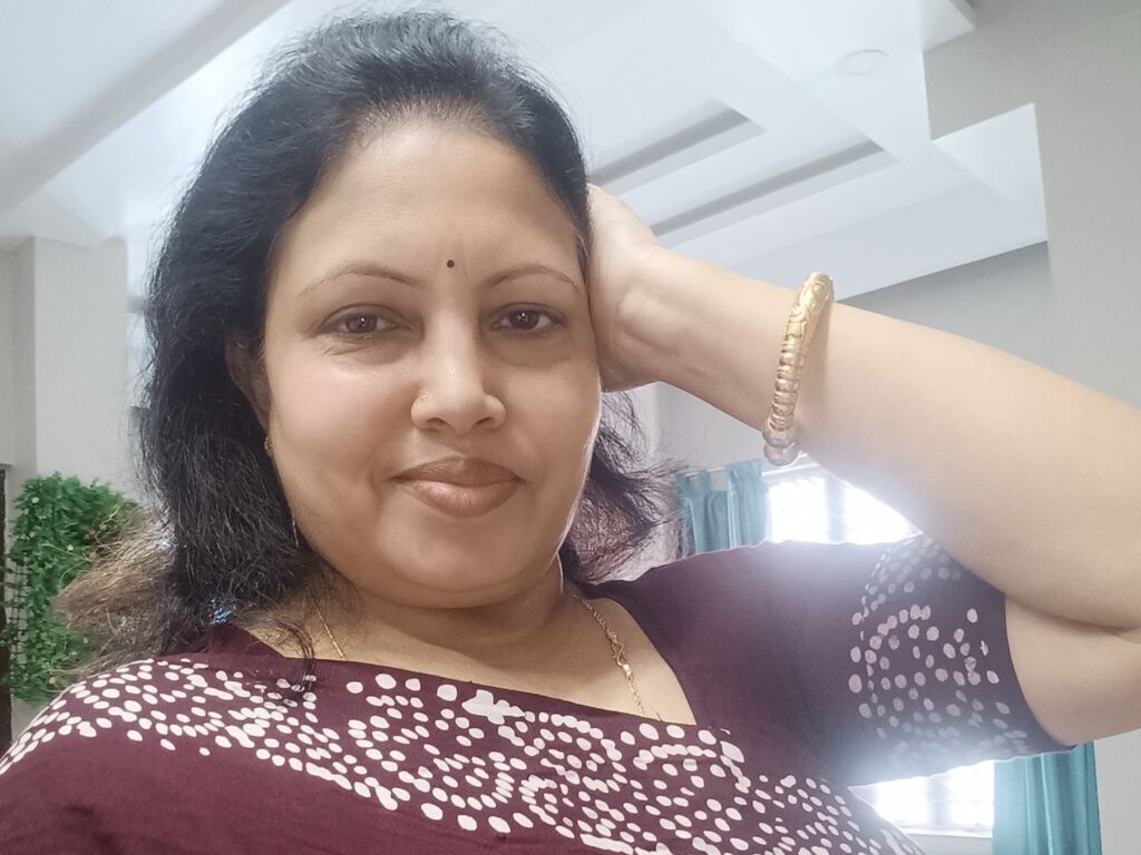 ManishaJi live cam performer profile