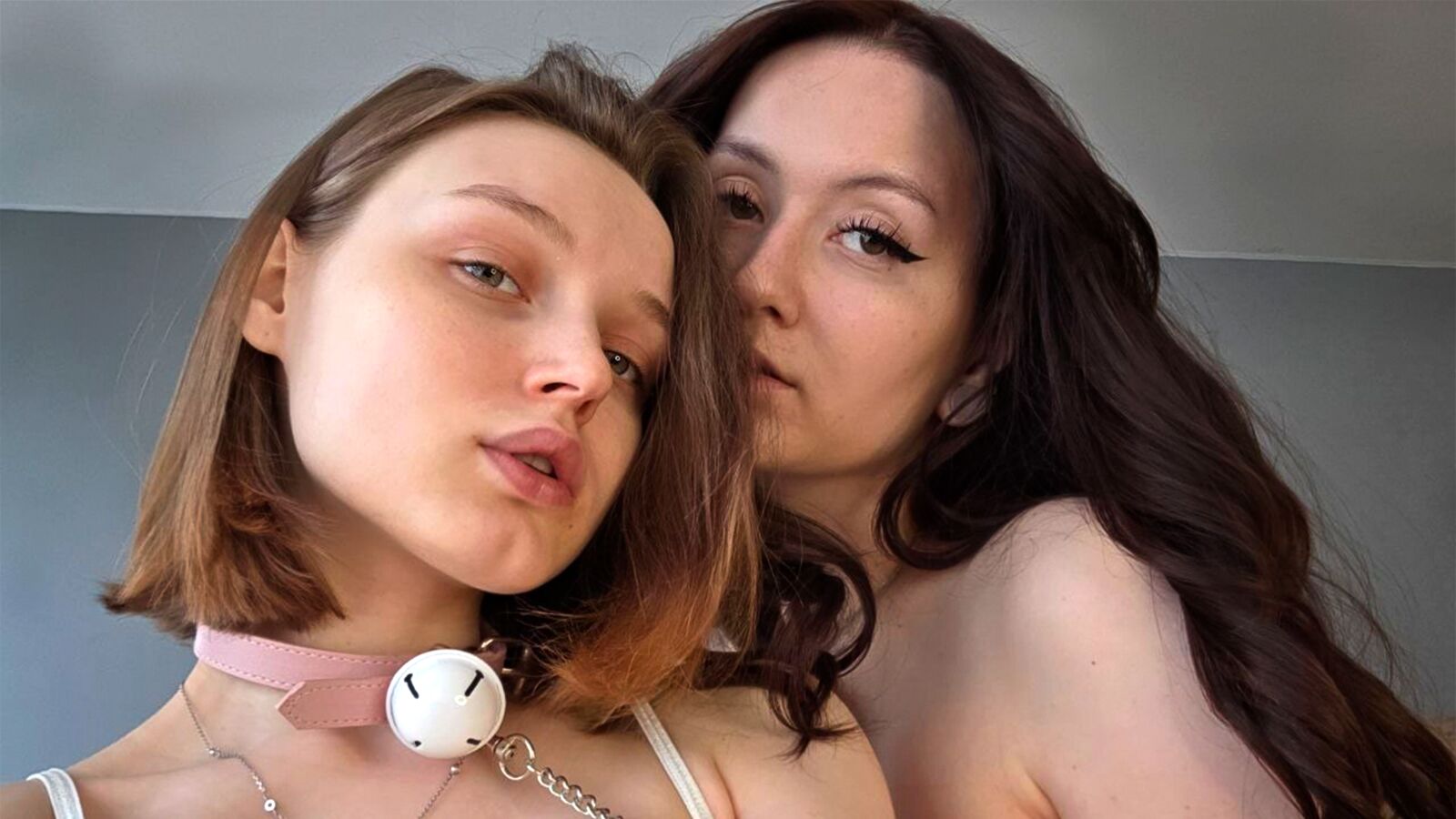 LoraAndKathrine glamour portrait