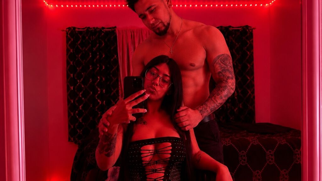 MiriandJavi Live Cam on LiveJasmin