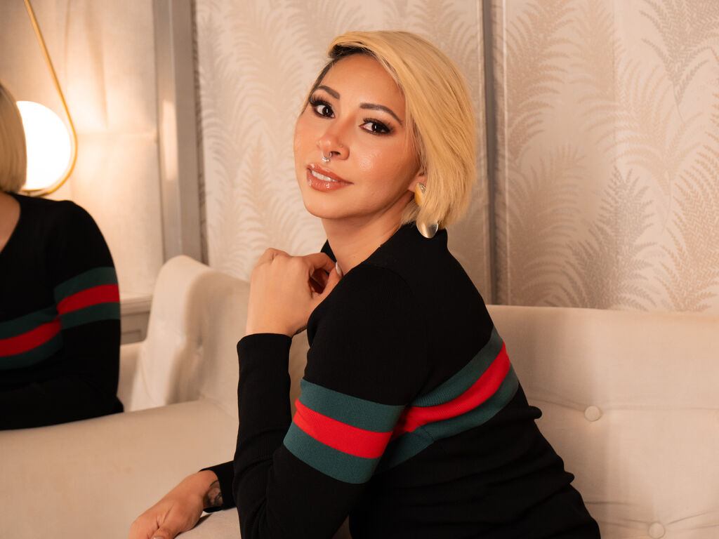 LucyBelmont private show profile image