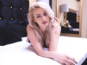 NaomiCross