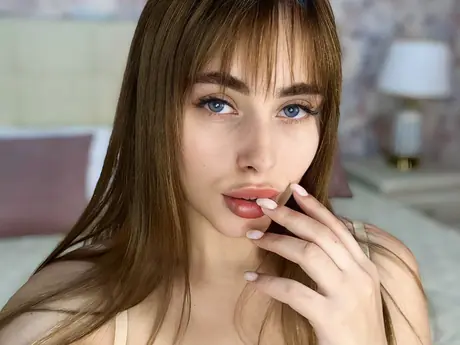 Chat with TessaTaylor