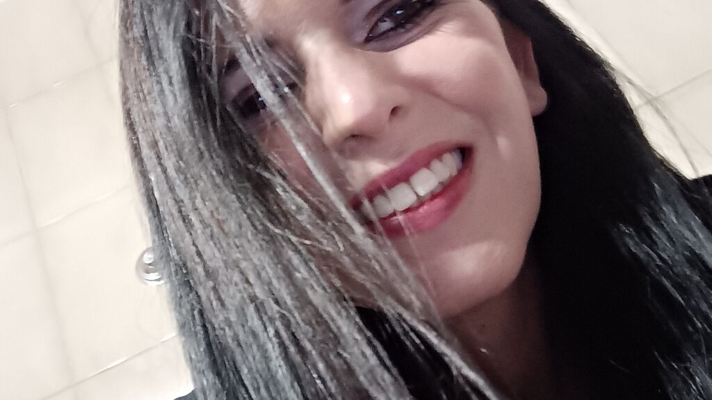 MonicaFerilli Live Cam and Statistics on UnifiedCams