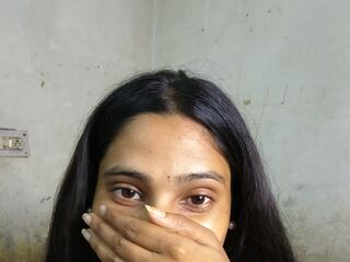 MuskaanSingh Pay-per-minute live cam