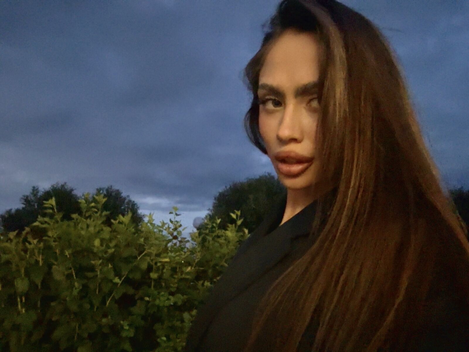 Live cam for AmandaRiver