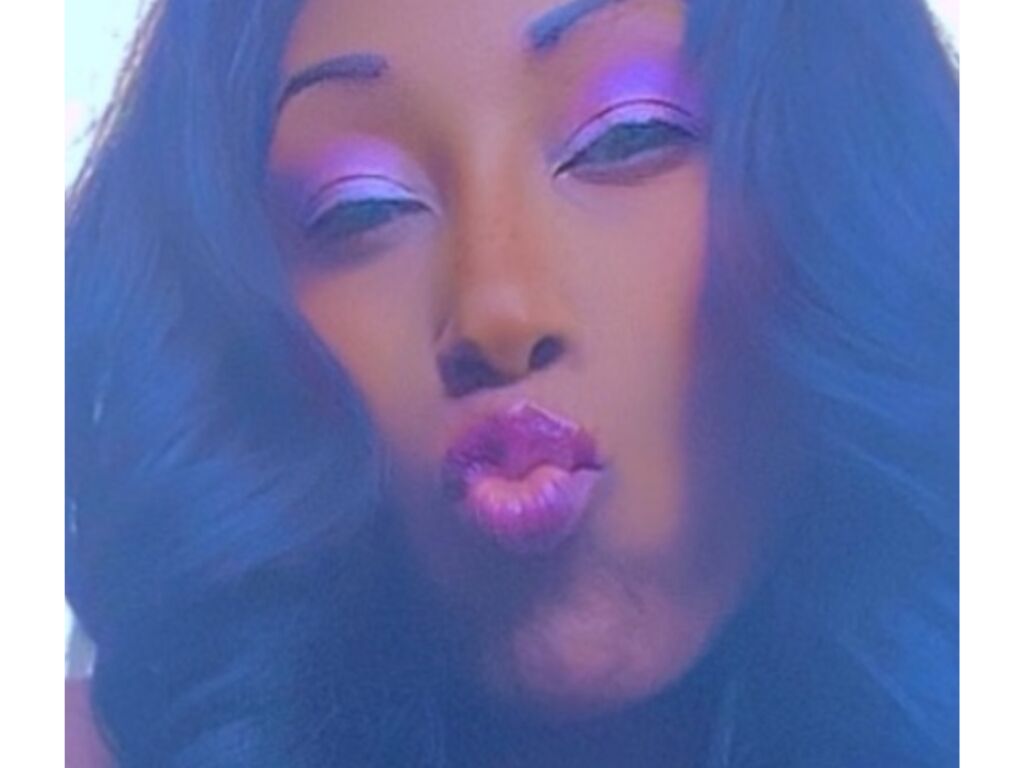 BustyBaddie Nackt