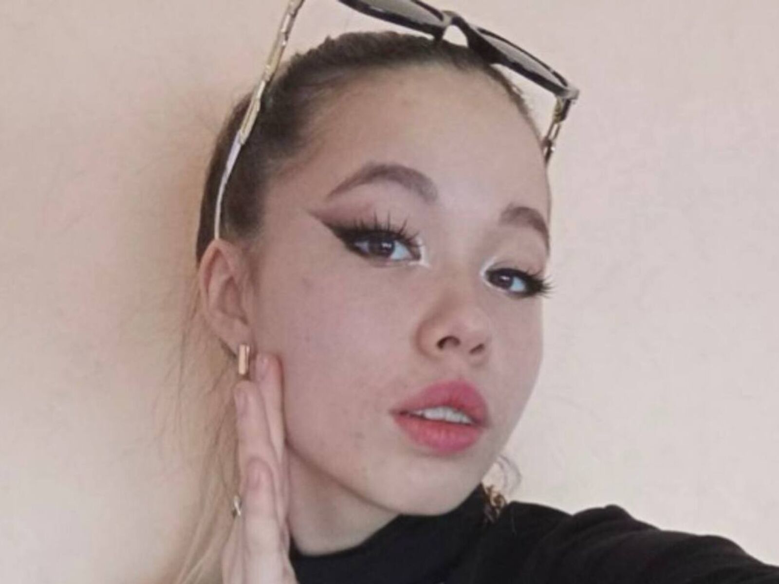 Live cam for SteffaniePons