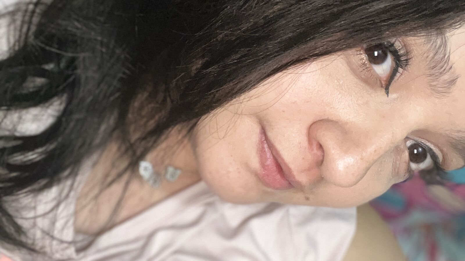Aliceinbobielan erotic portrait