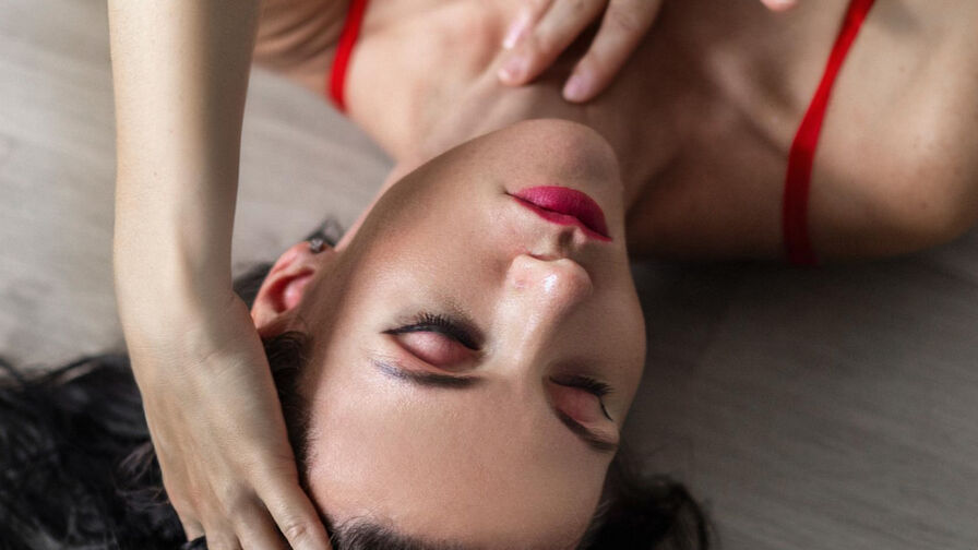 Watch ClaudiaBliss live on shemalefreeporn.net