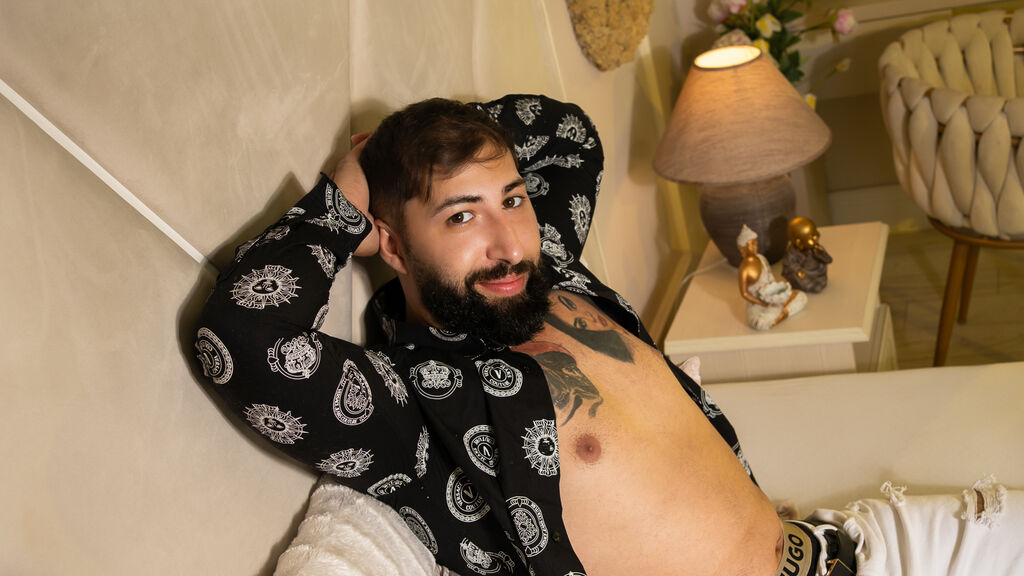 Sex chat gratuit in direct cu MarcoBelindi pe LiveJasmin
