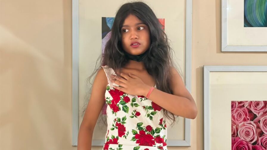 Watch PihuPriya live on shemalefreeporn.net