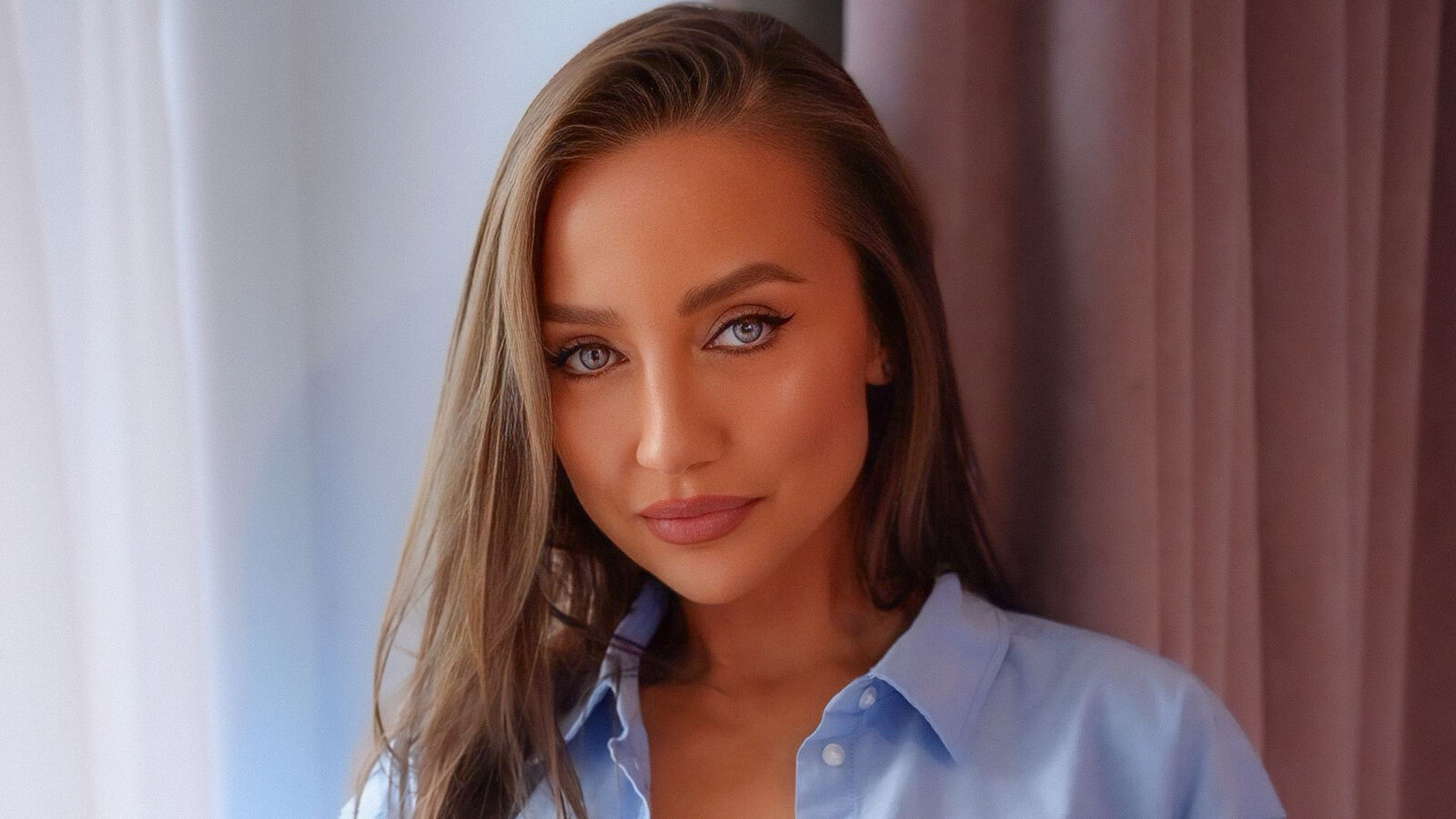 EvaDevine erotic portrait