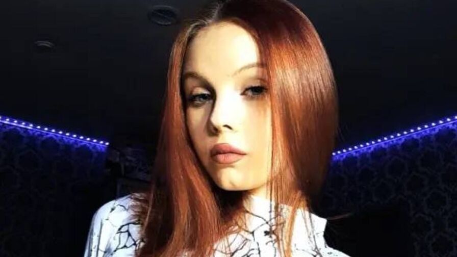 Watch StacyBlakey live on Hotmaturetubes