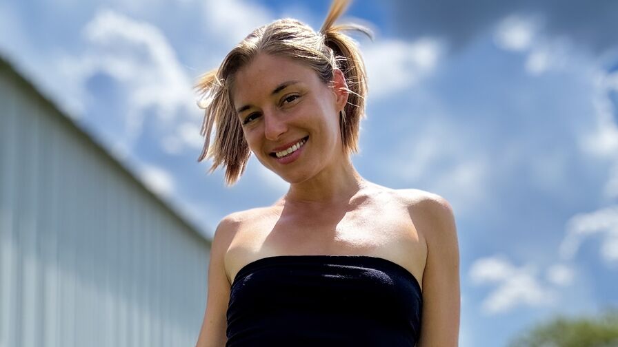 Free Live Sex Chat With EmmaFae