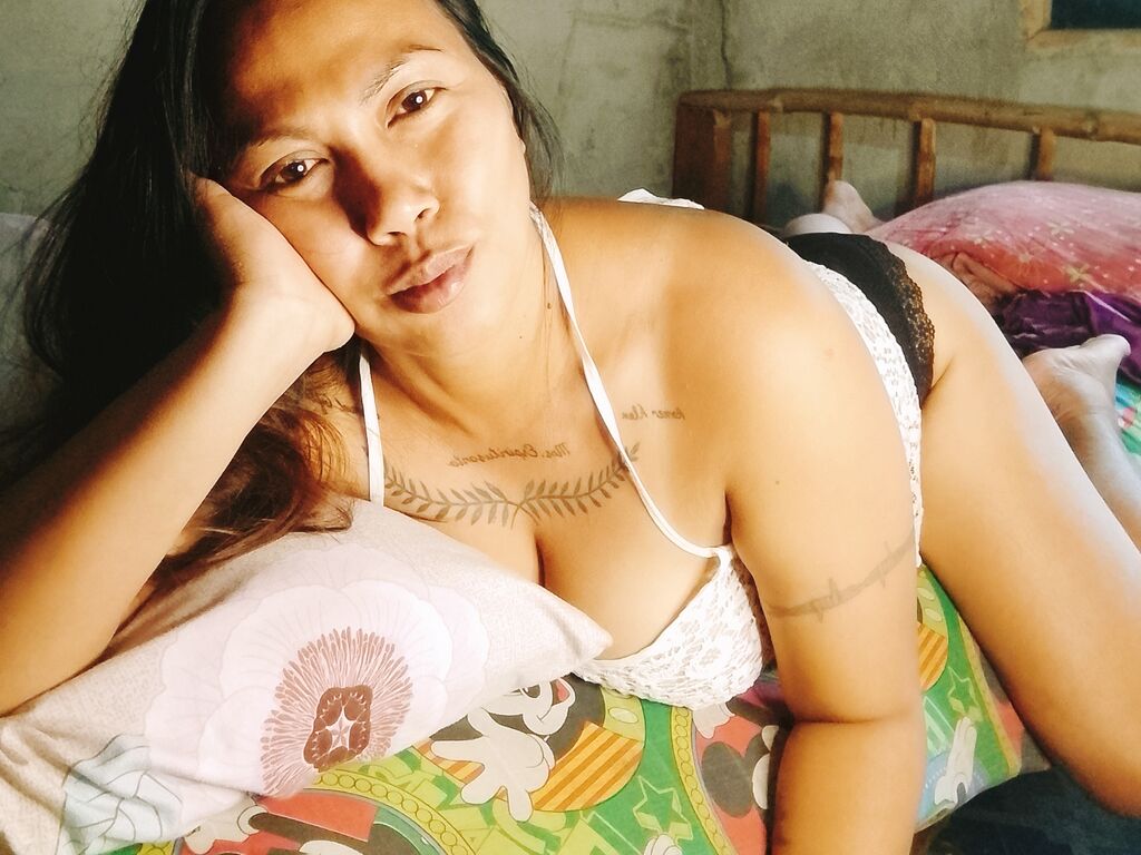 AzumiAssley Nackt