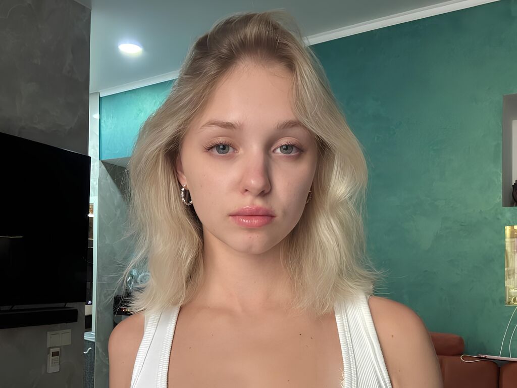EveMorrison age 18