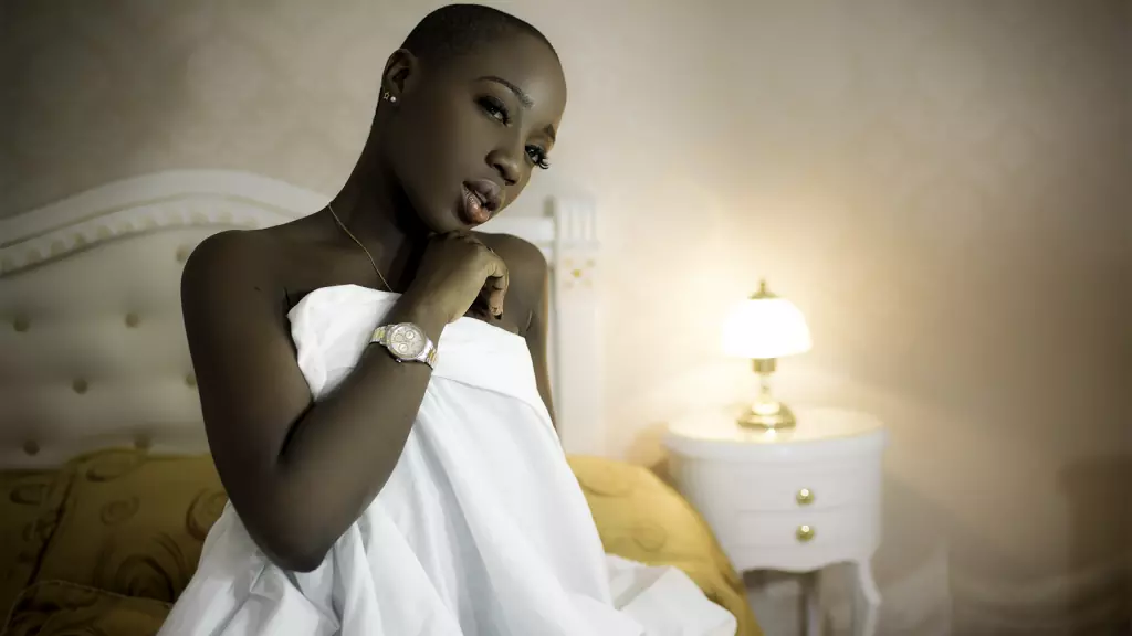 LunaBrown's chat room