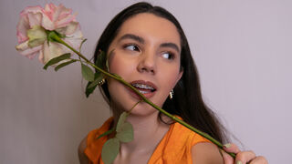 Free Nude MaveCarter